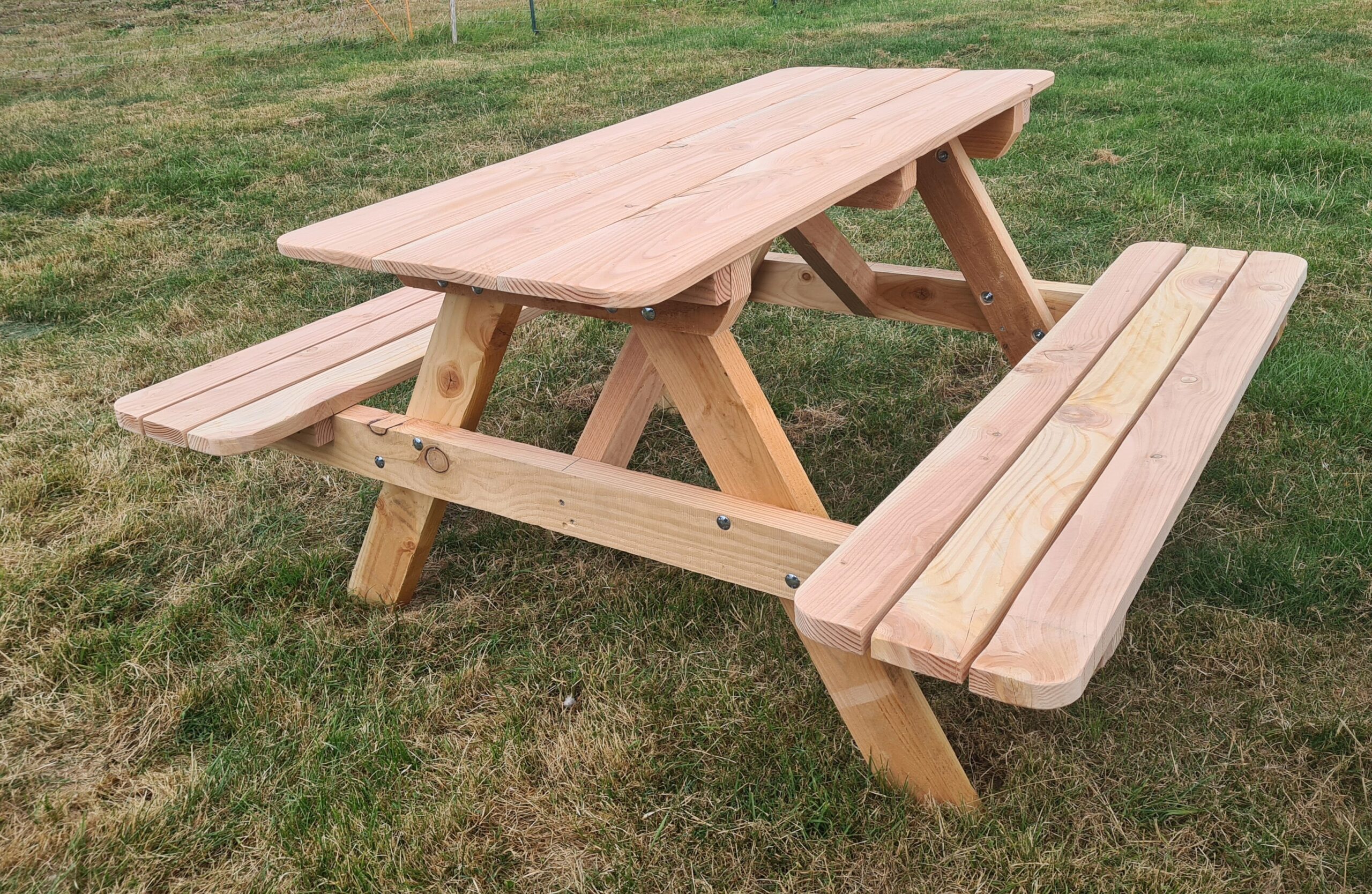 kleine douglas picknicktafel.2