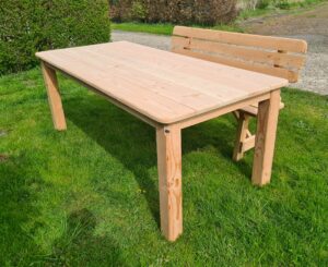 Grote Douglas eettafel voor buitengebruik