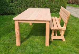 Handgemaakte tuintafel van Douglas hout